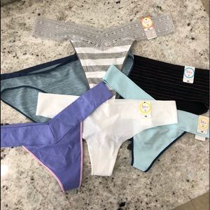 Flirtitude Thong 4 / Bikini 1/ Hipster 1